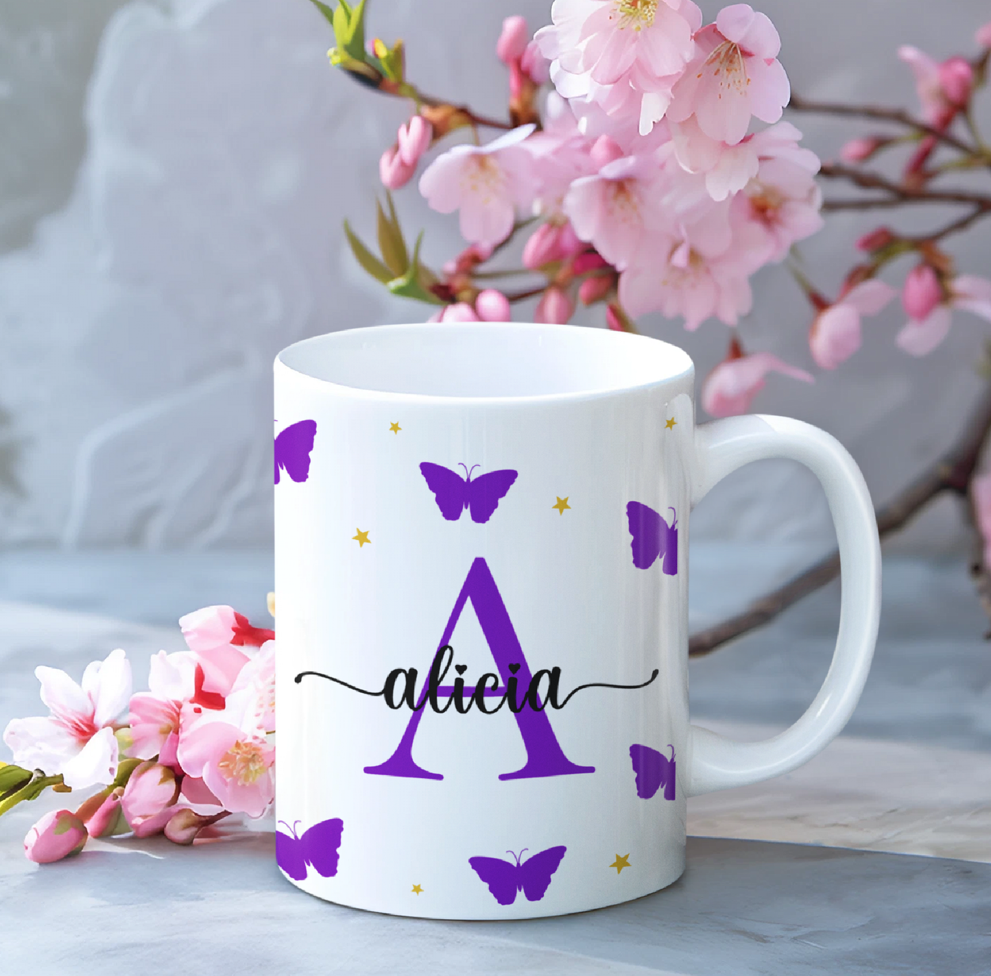 Taza mariposas con inicial y nombre